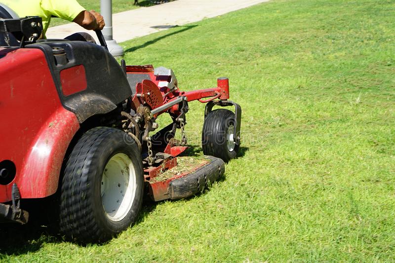 Link to lawn mower/motorcycle page